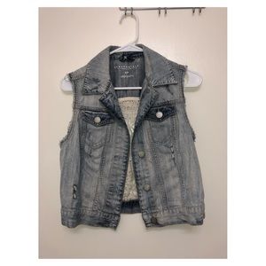Aeropostale embroidered vest